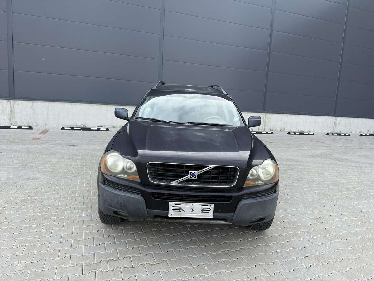 Volvo XC90 2005 — rear view