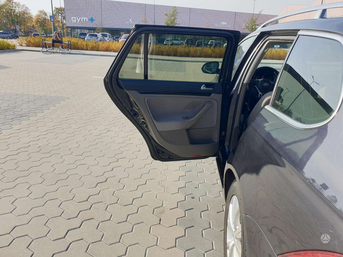 Volkswagen Golf 2010 — photo 11