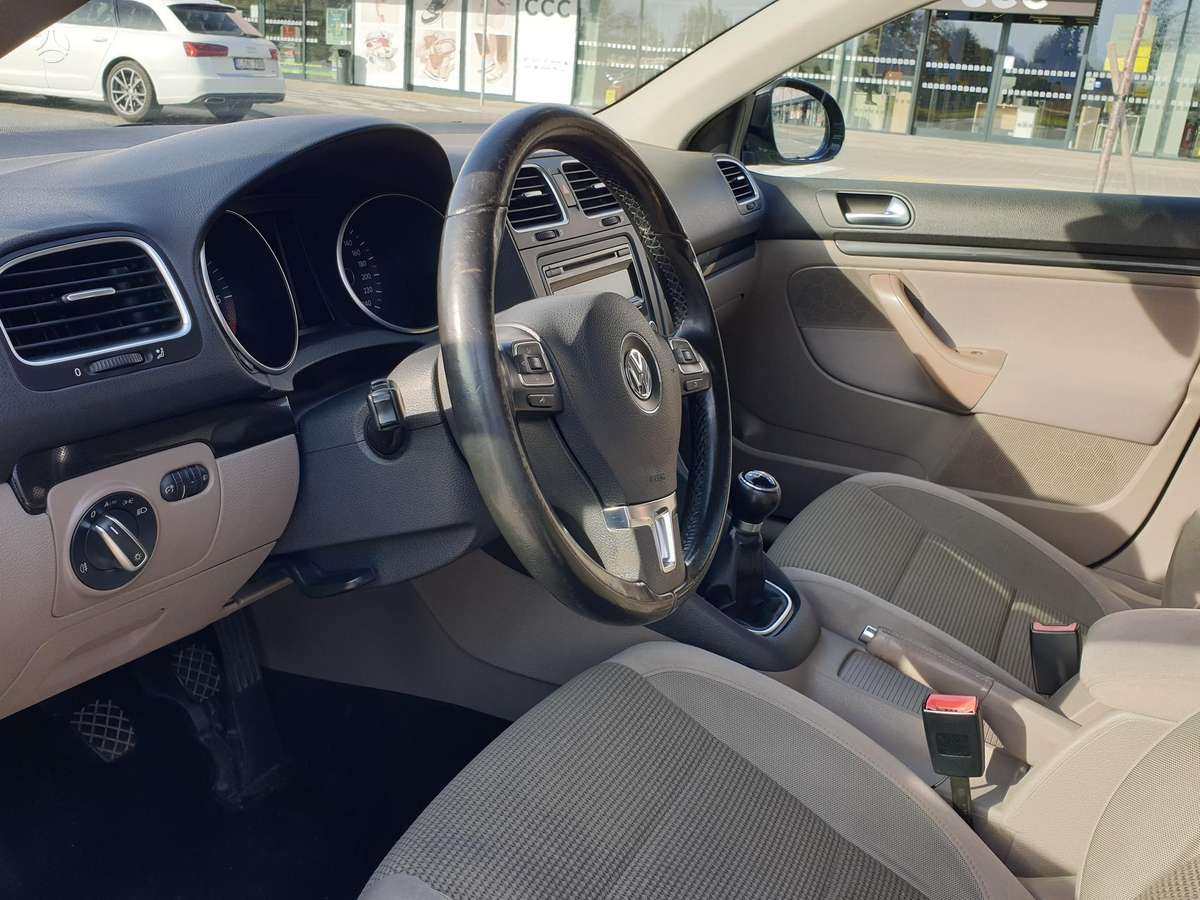 Volkswagen Golf 2010 — photo 12