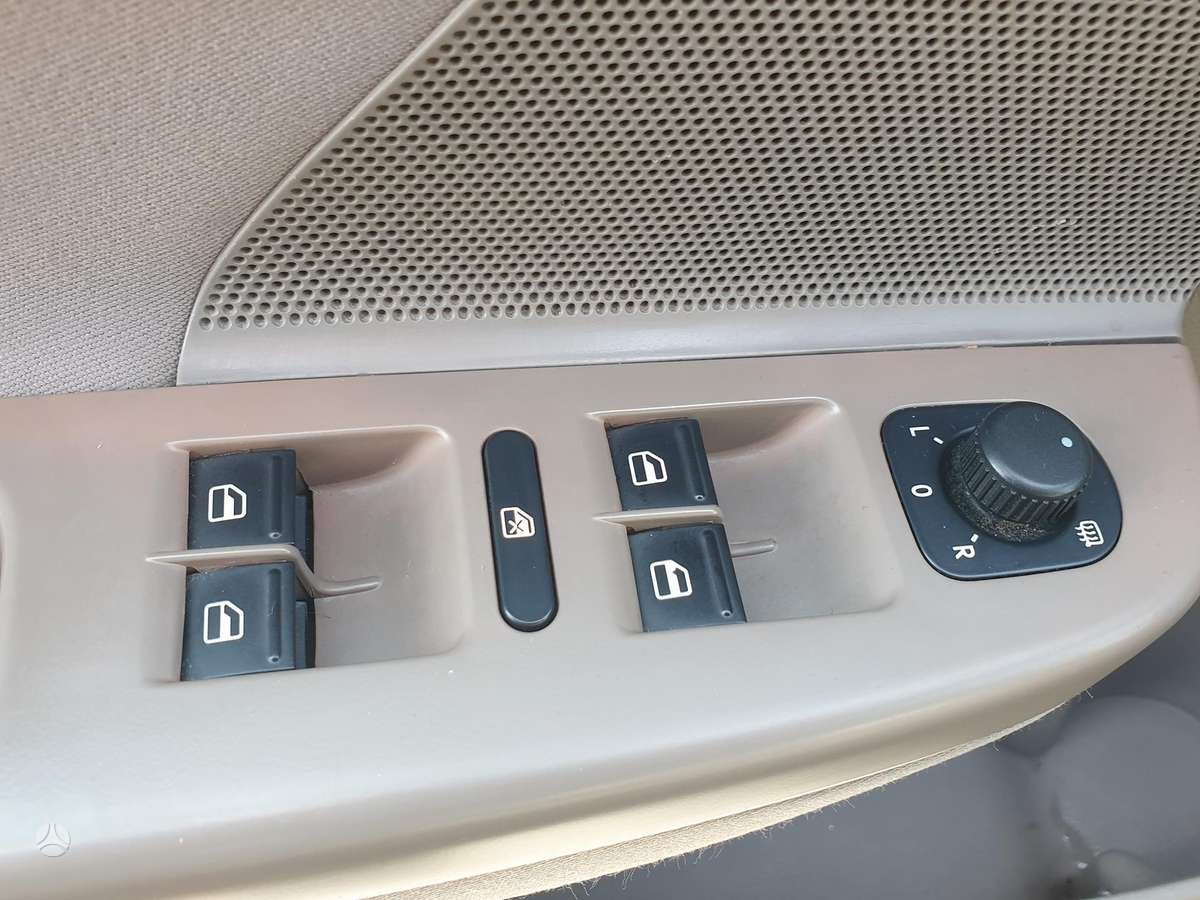 Volkswagen Golf 2010 — photo 16