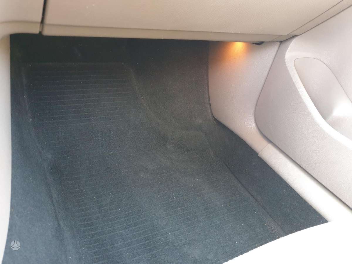 Volkswagen Golf 2010 — photo 17