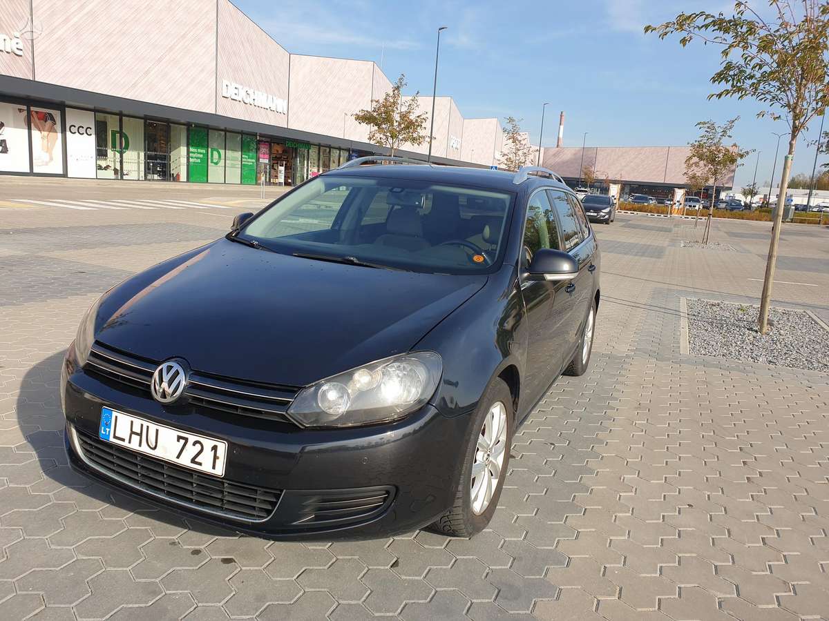 Volkswagen Golf 2010 — rear view