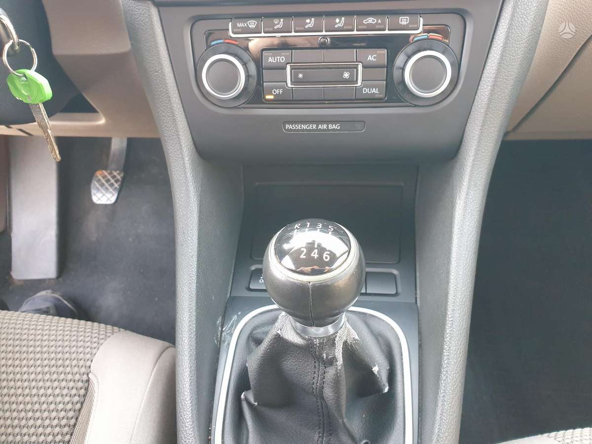 Volkswagen Golf 2010 — photo 20