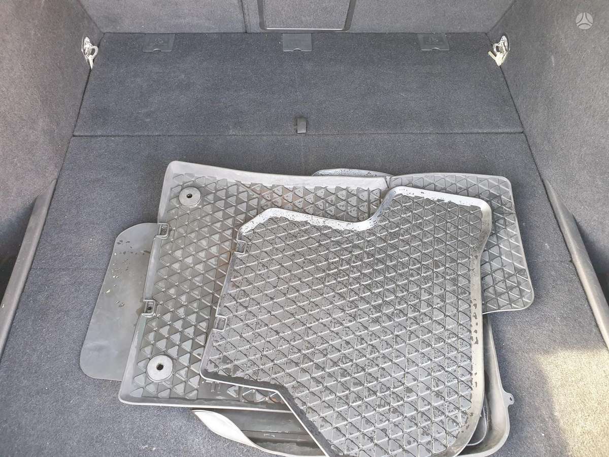 Volkswagen Golf 2010 — photo 24