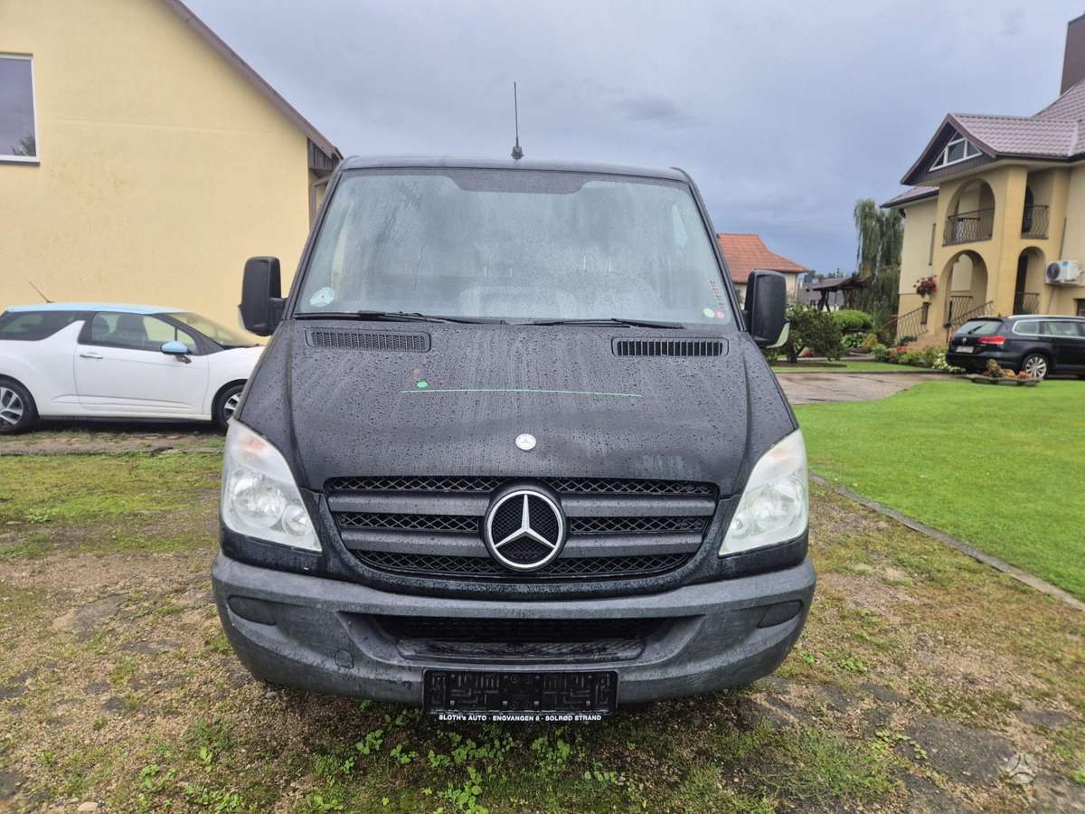 Mercedes-Benz Sprinter 2011 — interior