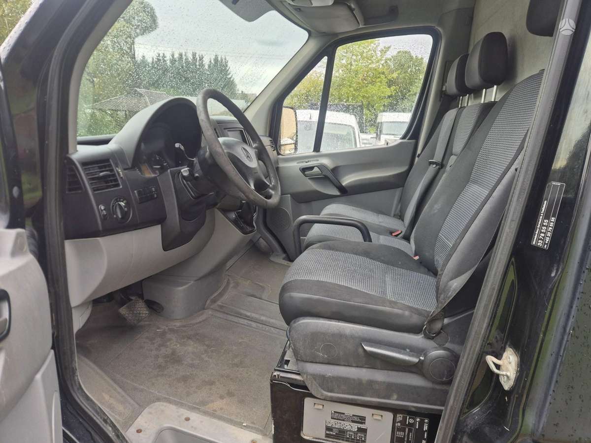 Mercedes-Benz Sprinter 2011 — photo 9