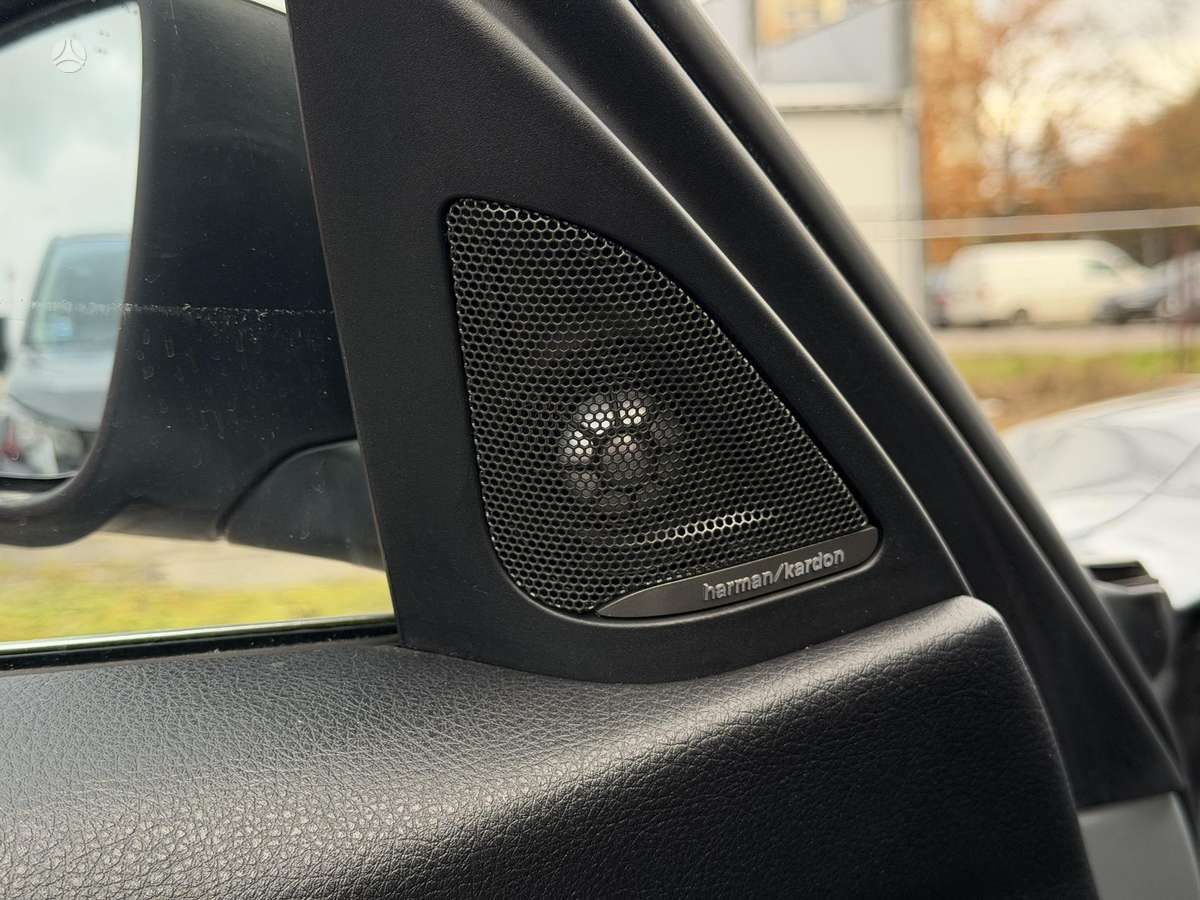 BMW 320 2013 — photo 16