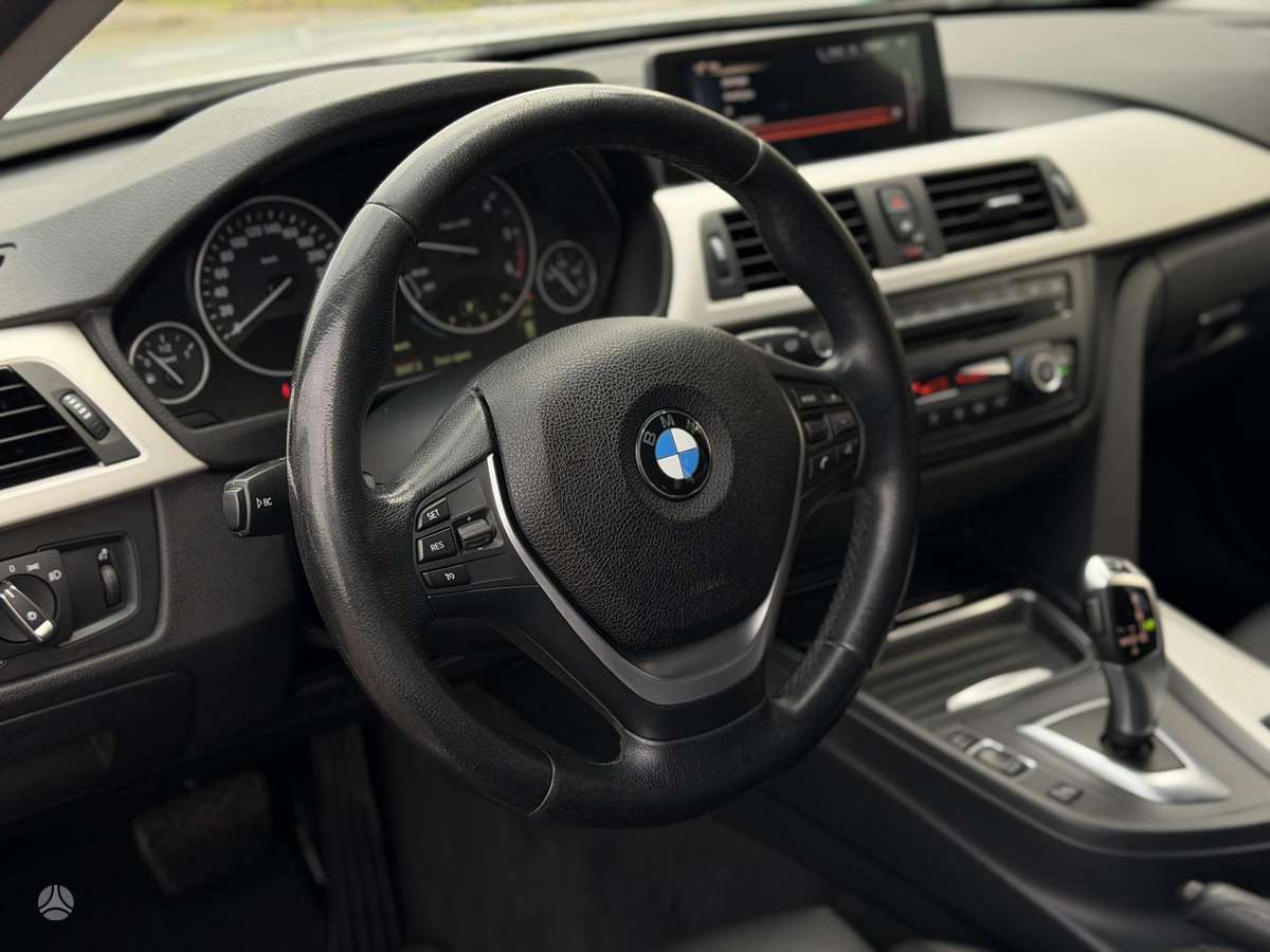 BMW 320 2013 — photo 17