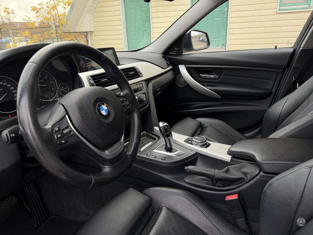 BMW 320 2013 — photo 18