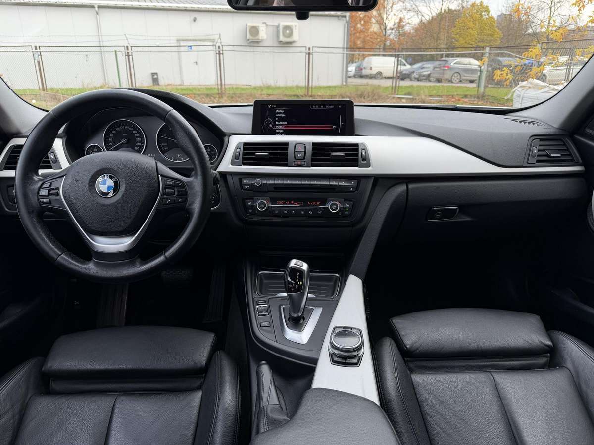 BMW 320 2013 — photo 21
