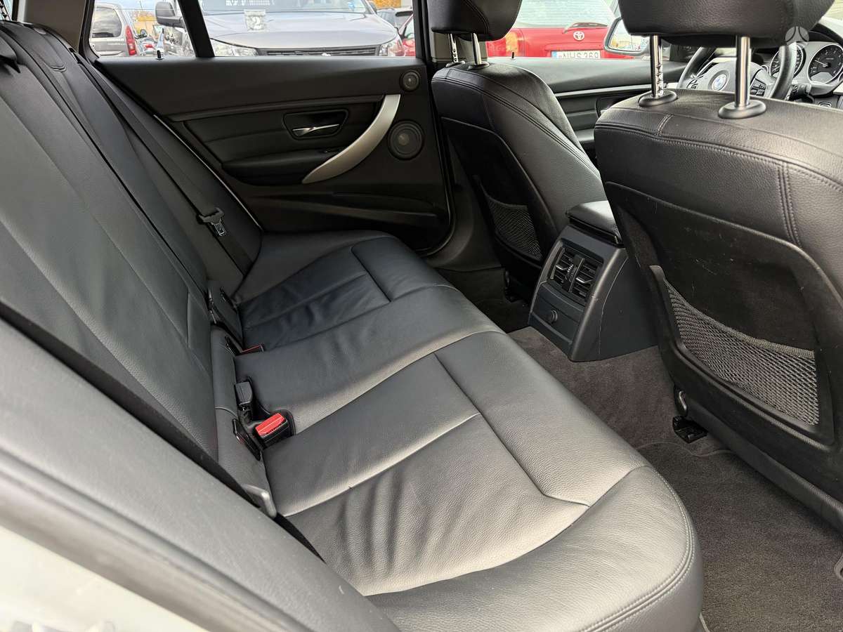 BMW 320 2013 — photo 23