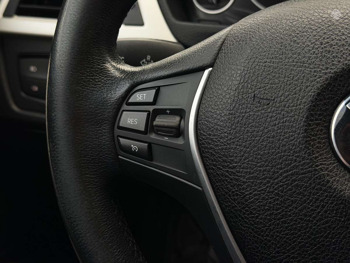 BMW 320 2013 — photo 31