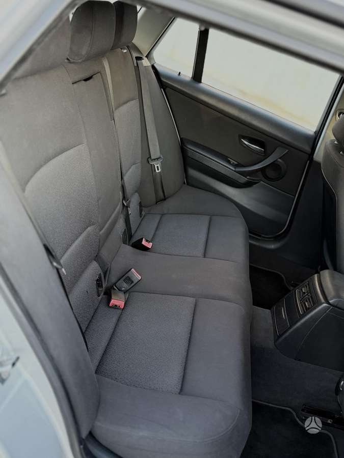 BMW 320 2006 — photo 16