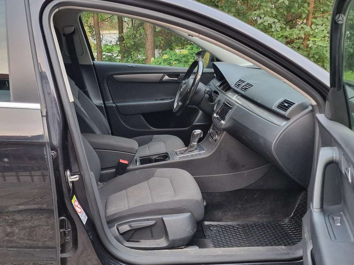 Volkswagen Passat 2012 — photo 11