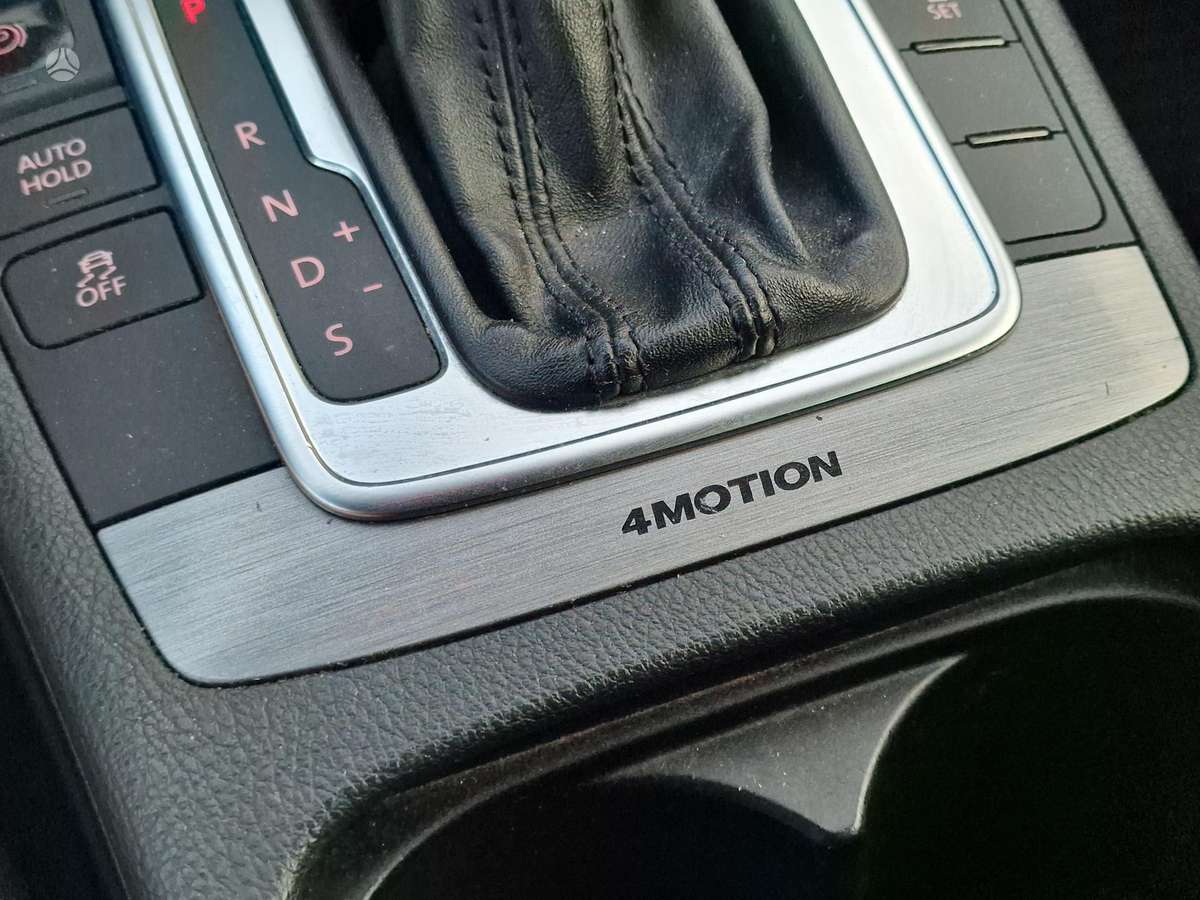 Volkswagen Passat 2012 — photo 18