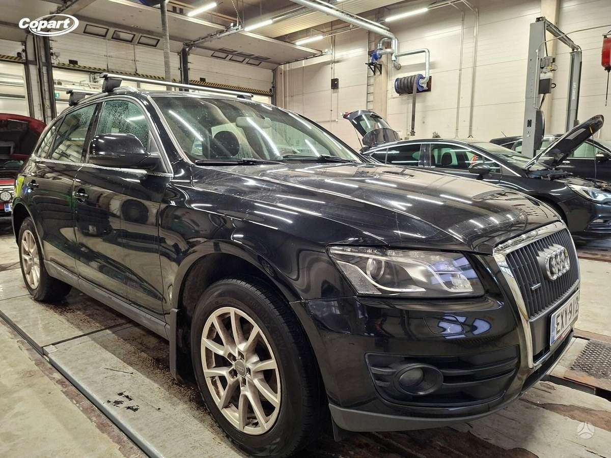 Audi Q5 2012 — rear view
