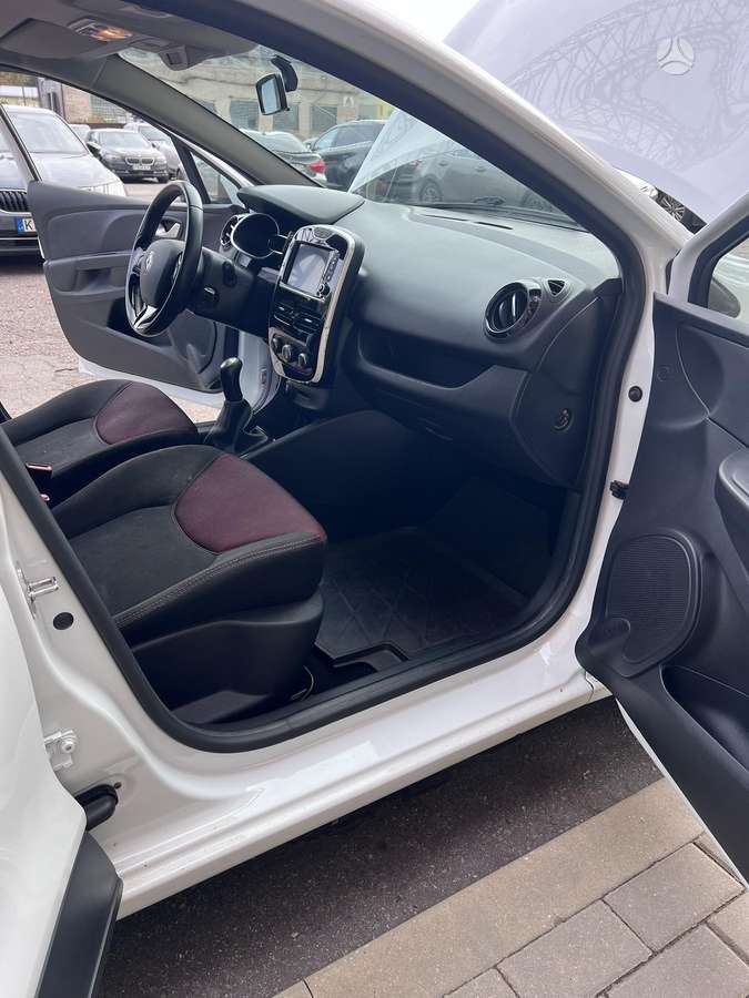 Renault Clio 2015 — photo 11