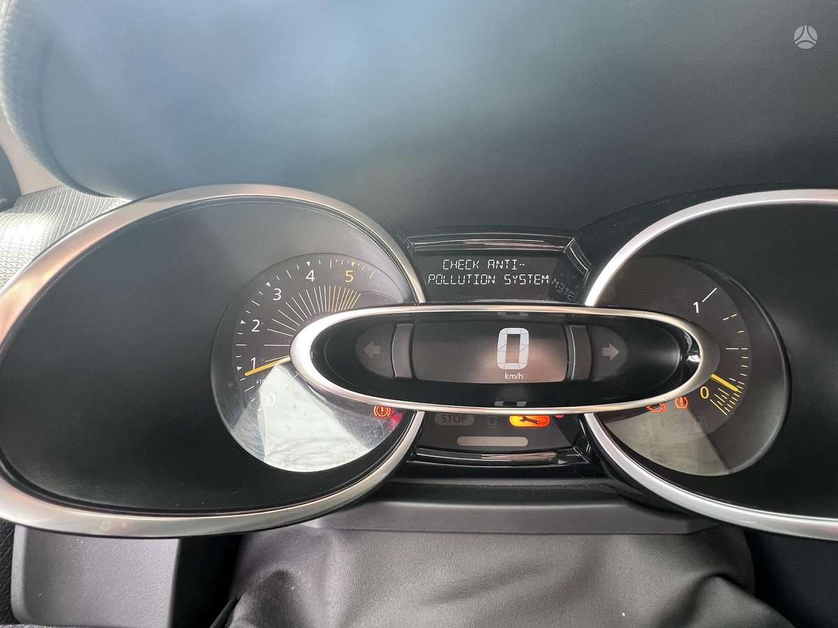 Renault Clio 2015 — photo 12