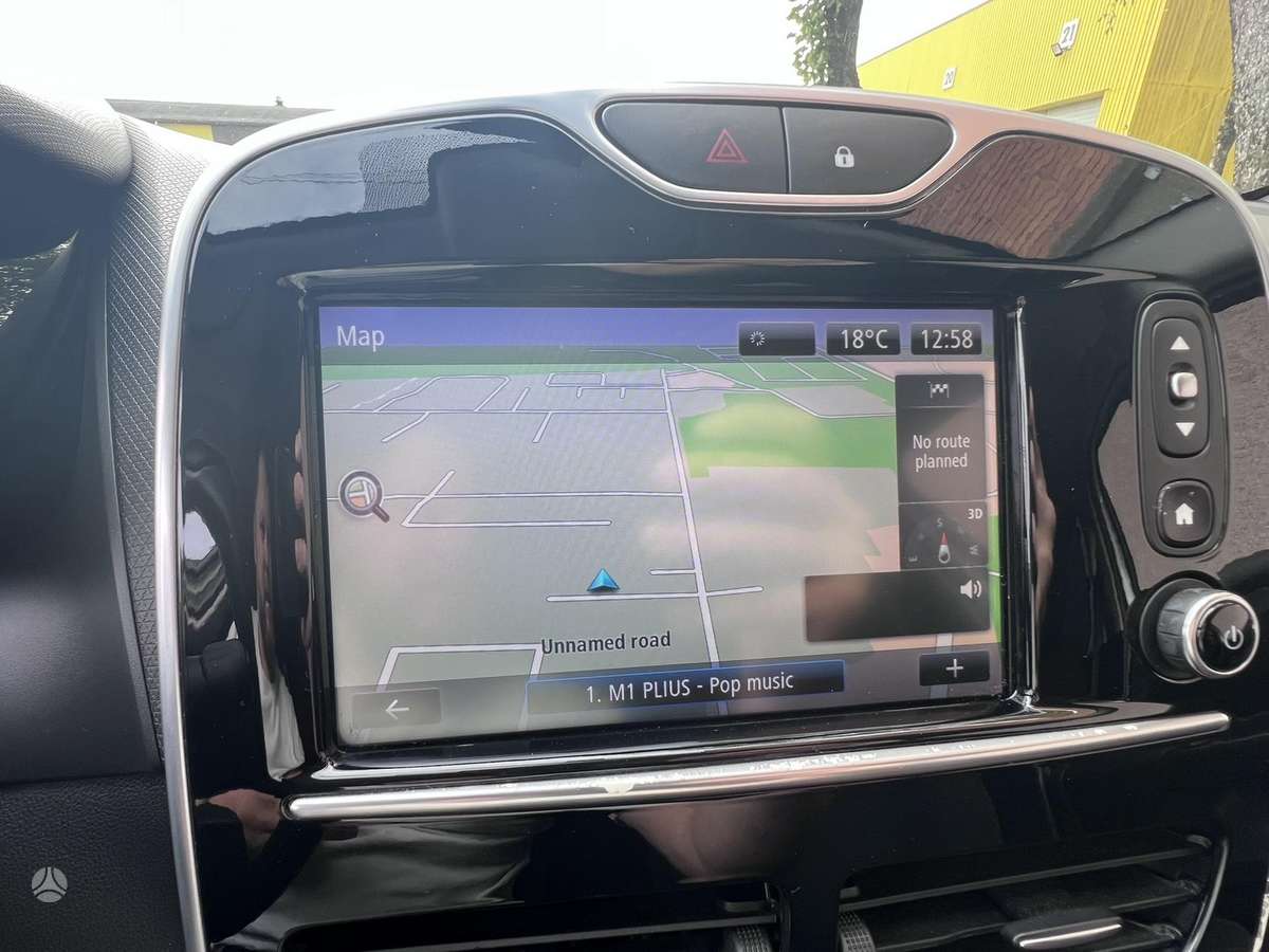 Renault Clio 2015 — rear view