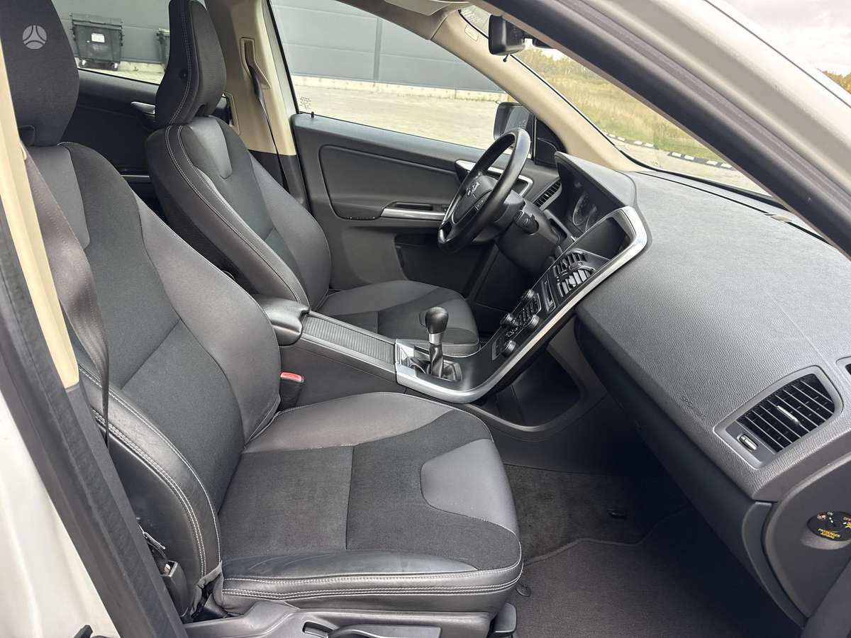 Volvo XC60 2013 — photo 10