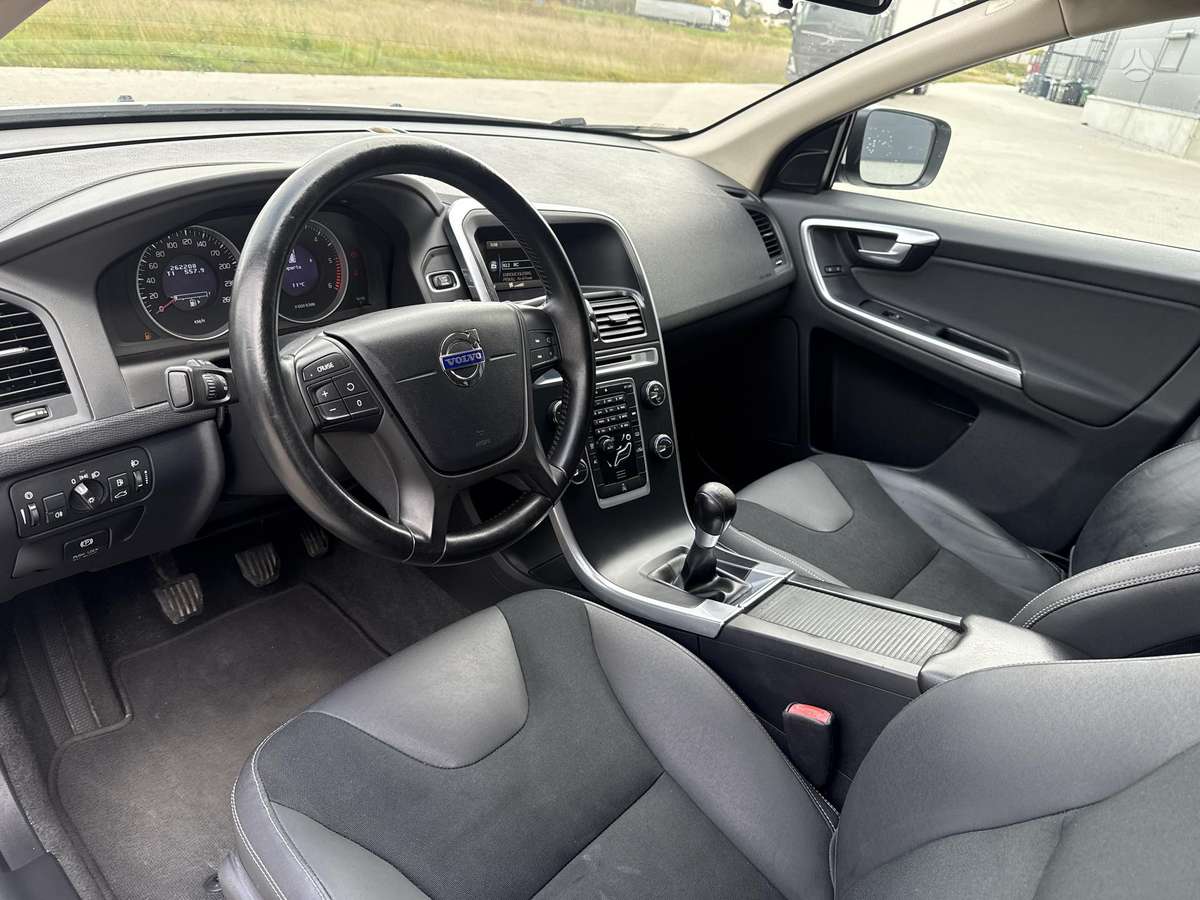 Volvo XC60 2013 — photo 13