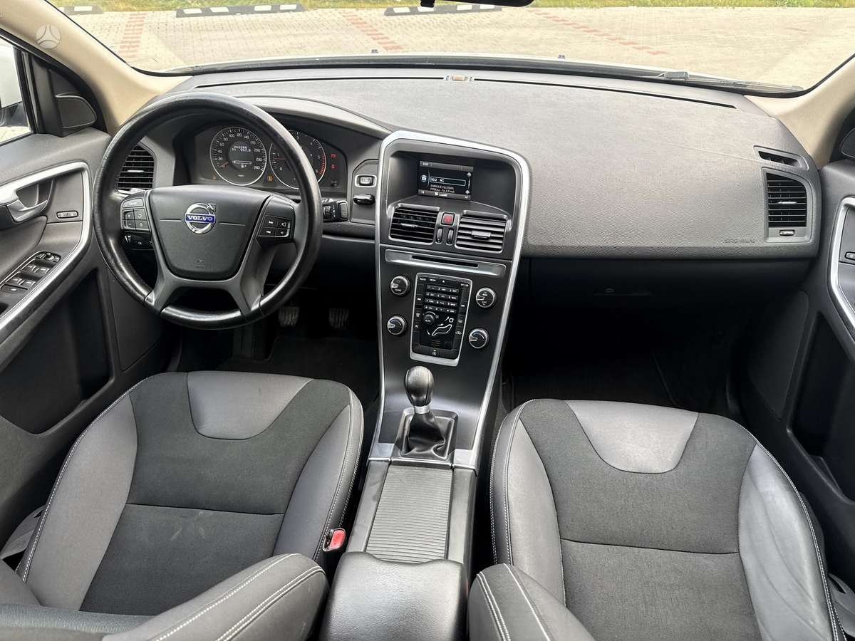 Volvo XC60 2013 — photo 14