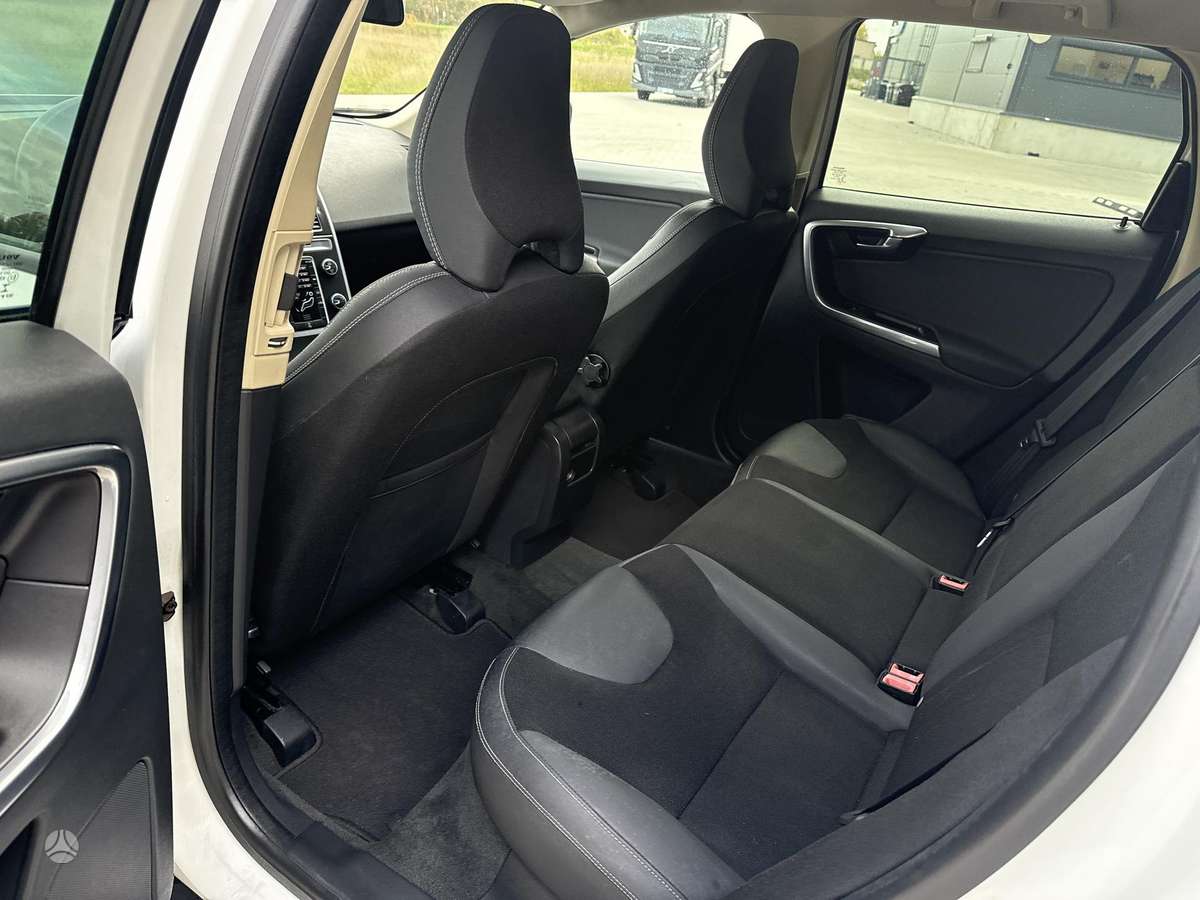 Volvo XC60 2013 — photo 15