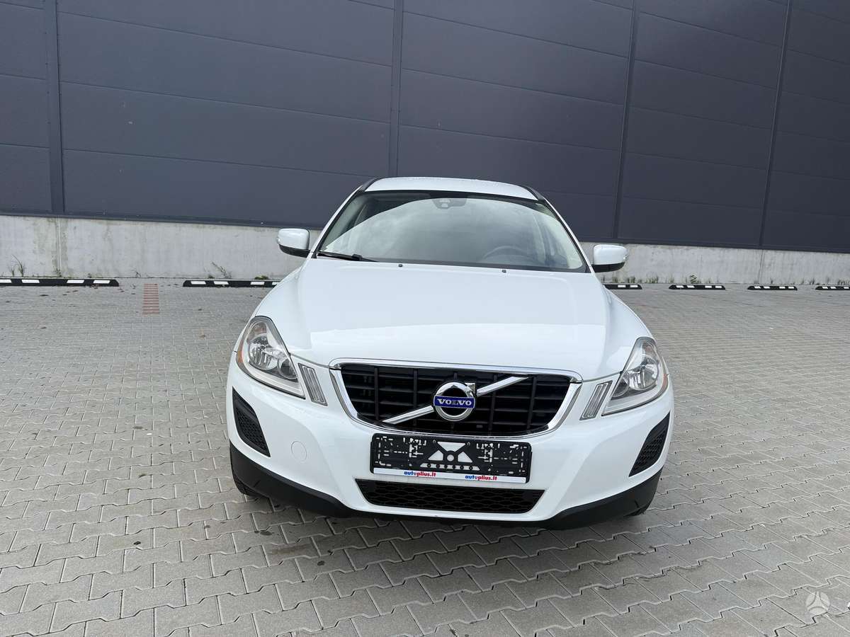 Volvo XC60 2013 — rear view