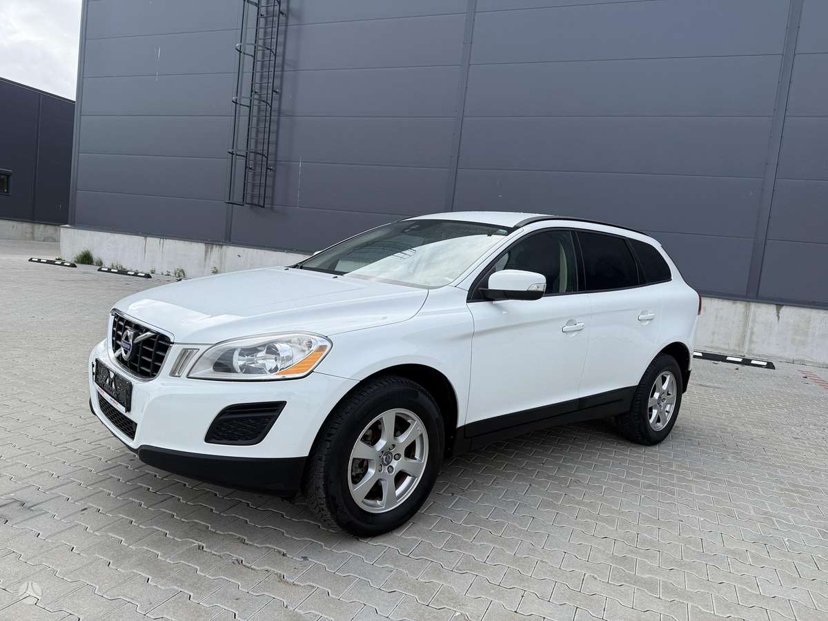 Volvo XC60 2013 — interior