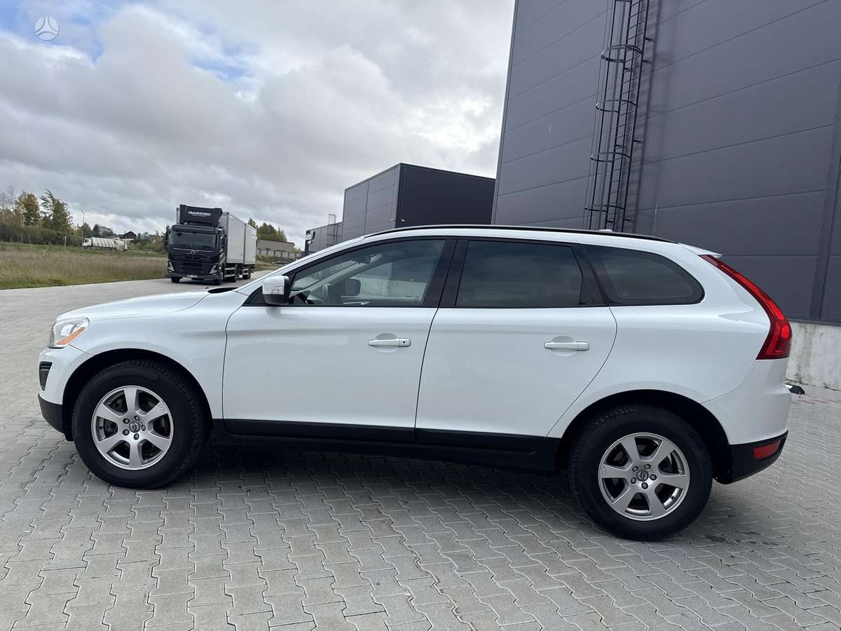 Volvo XC60 2013 — engine 1984 cm³, 136 HP (100kW)