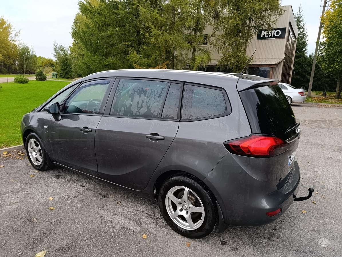 Opel Zafira 2012 — photo 6