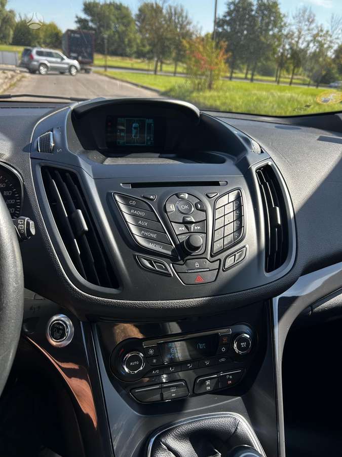 Ford Kuga 2014 — photo 13