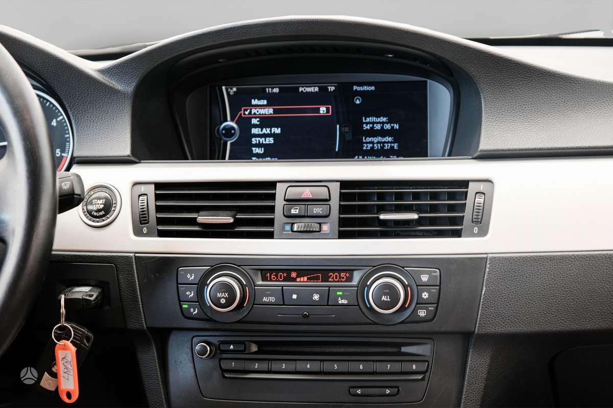 BMW 320 2010 — photo 10