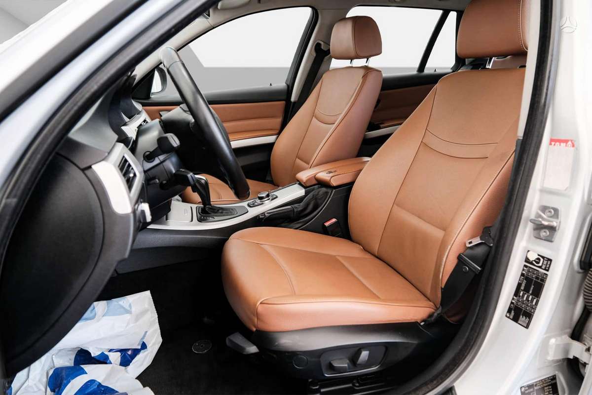 BMW 320 2010 — photo 5
