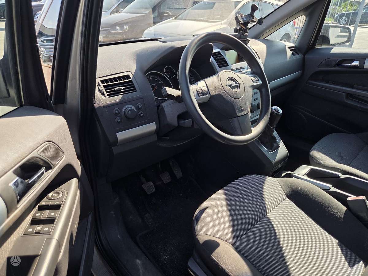 Opel Zafira 2009 — photo 10