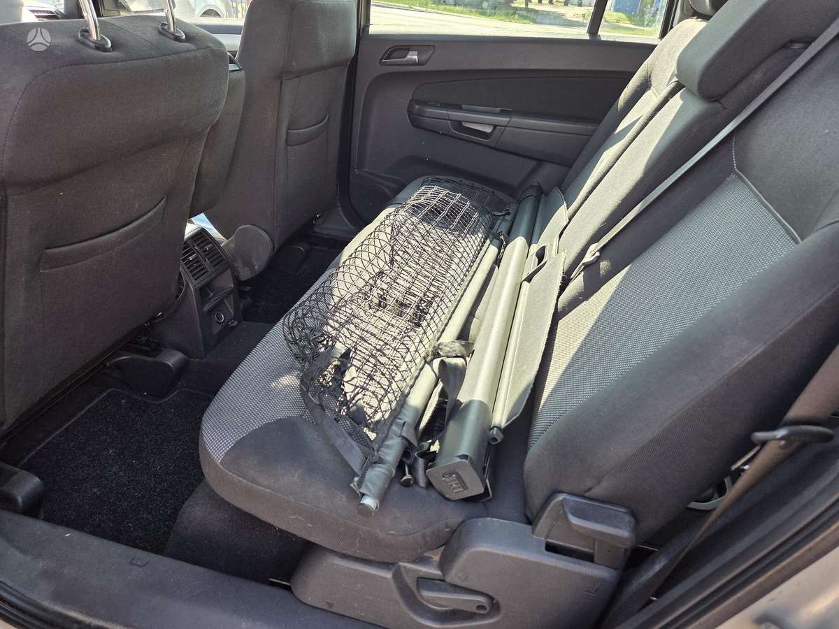 Opel Zafira 2009 — photo 11