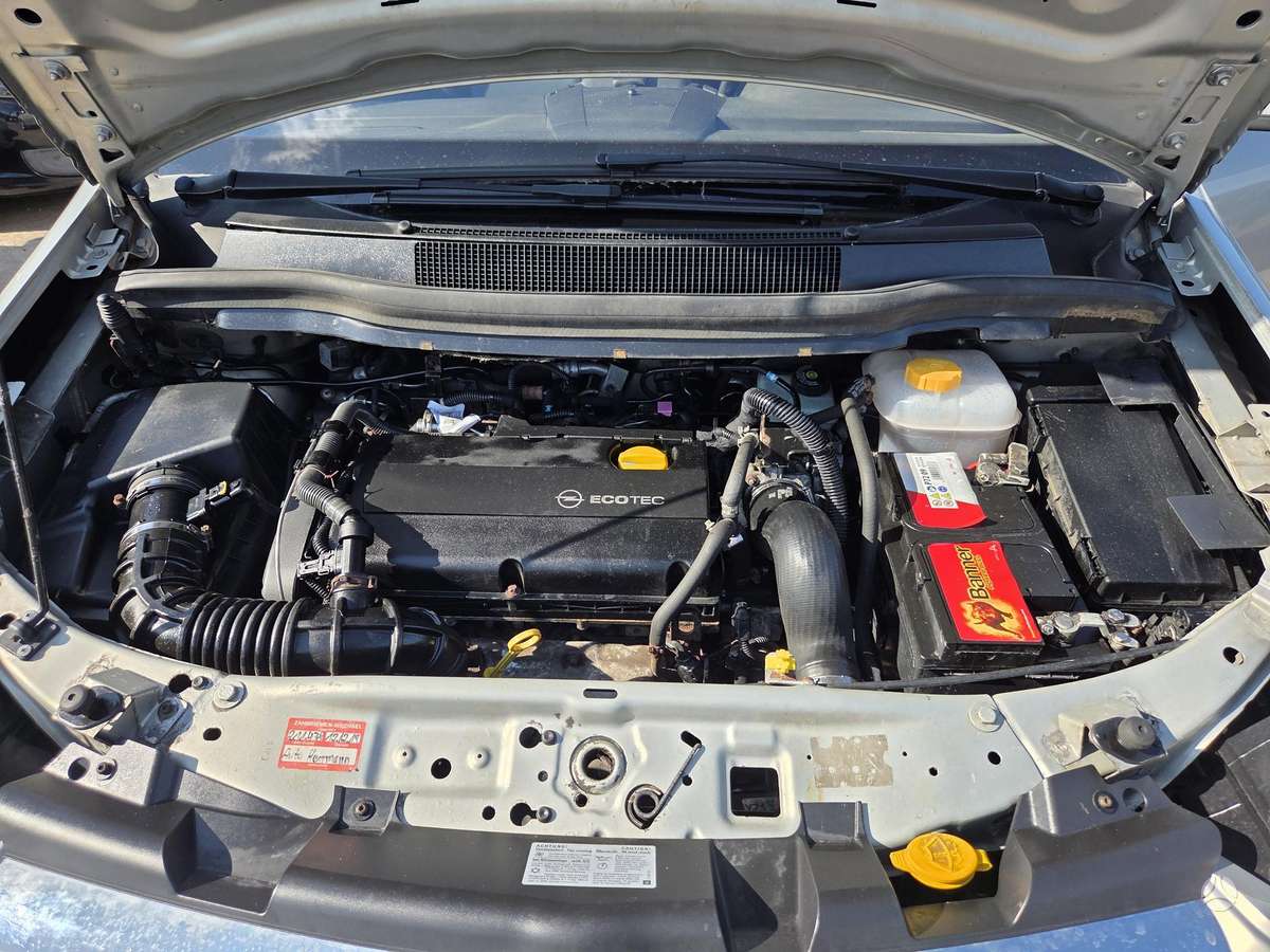 Opel Zafira 2009 — photo 16