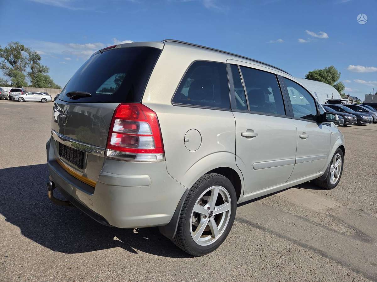 Opel Zafira 2009 — photo 5