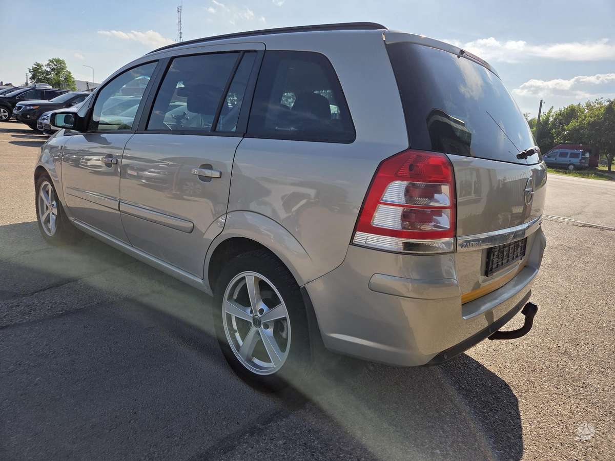 Opel Zafira 2009 — photo 7