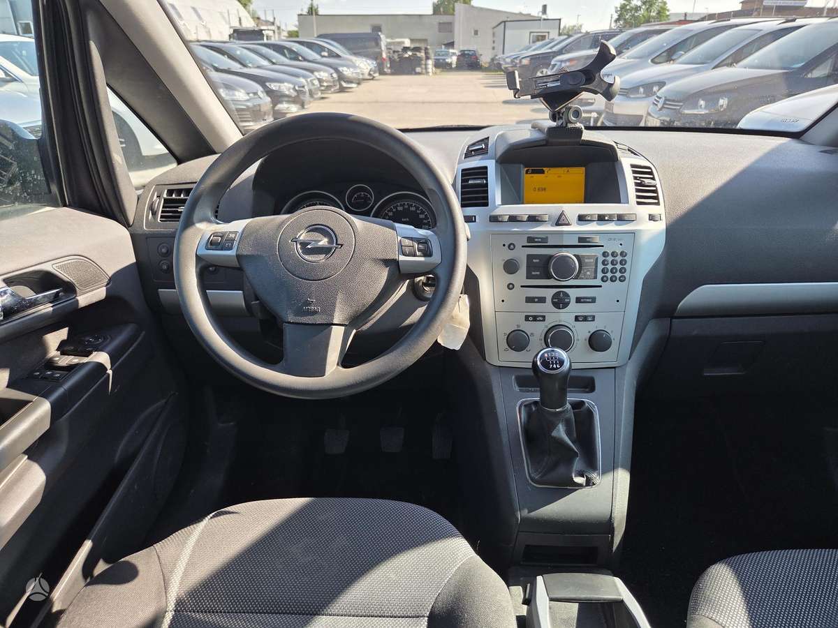 Opel Zafira 2009 — photo 9
