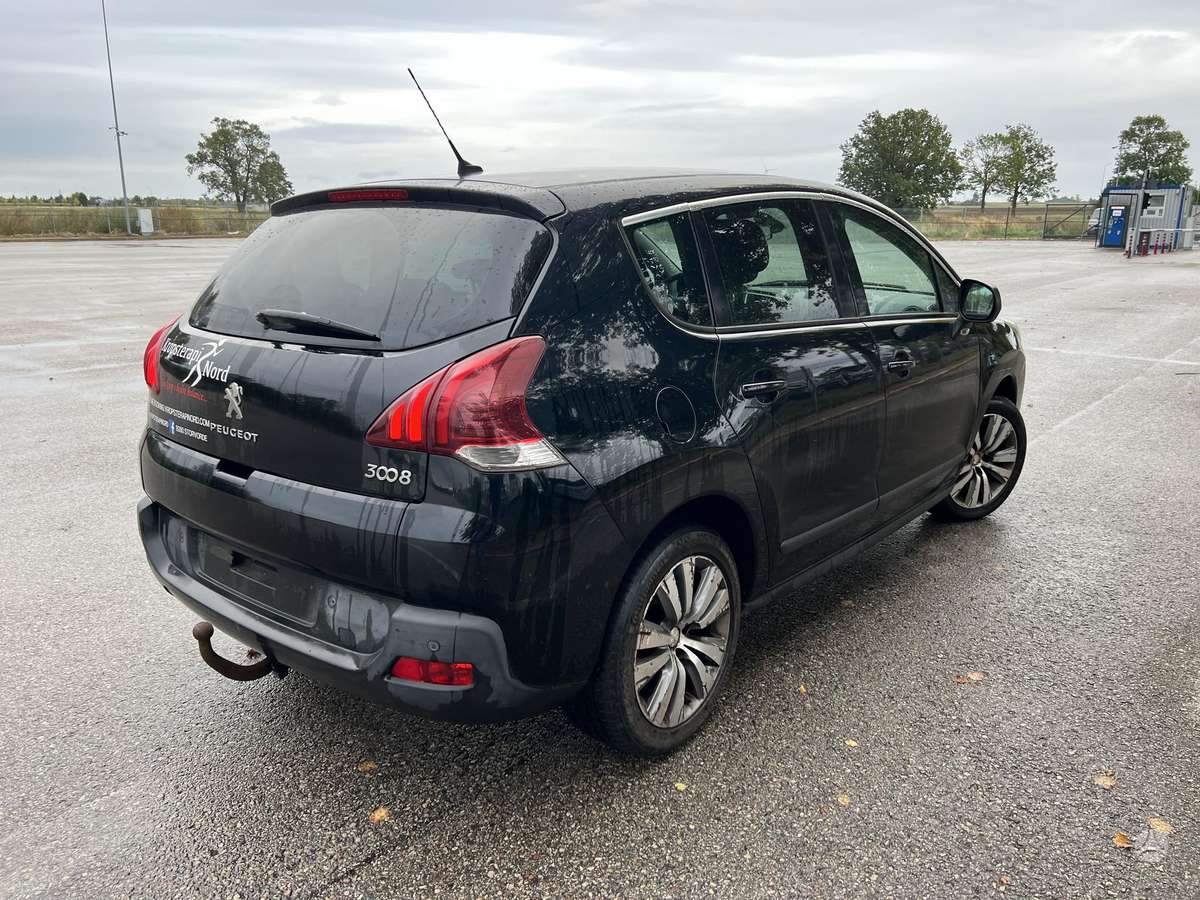 Peugeot 3008 2014 — rear view