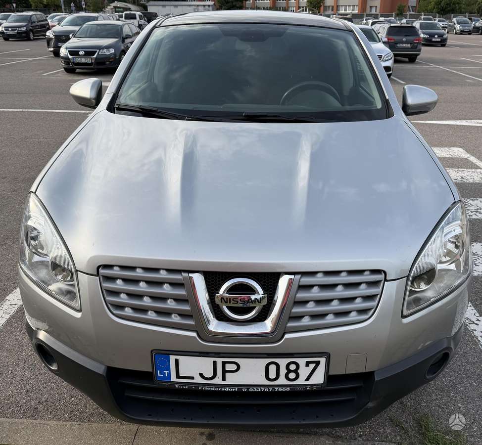 Nissan Qashqai 2008 — rear view