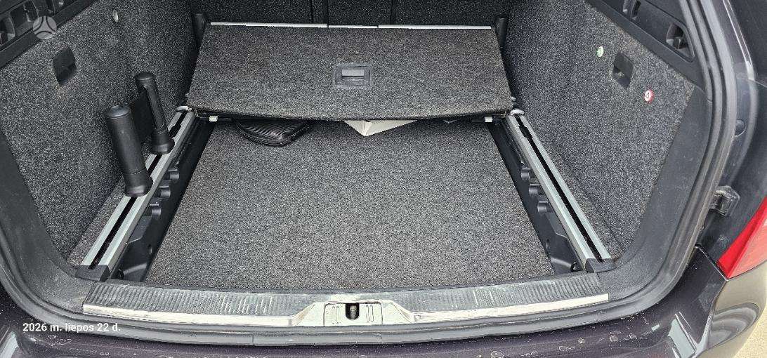 Skoda Superb 2011 — photo 11
