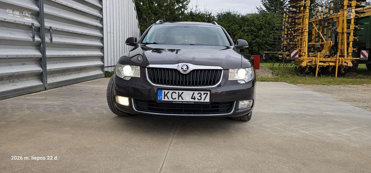 Skoda Superb 2011 — photo 23