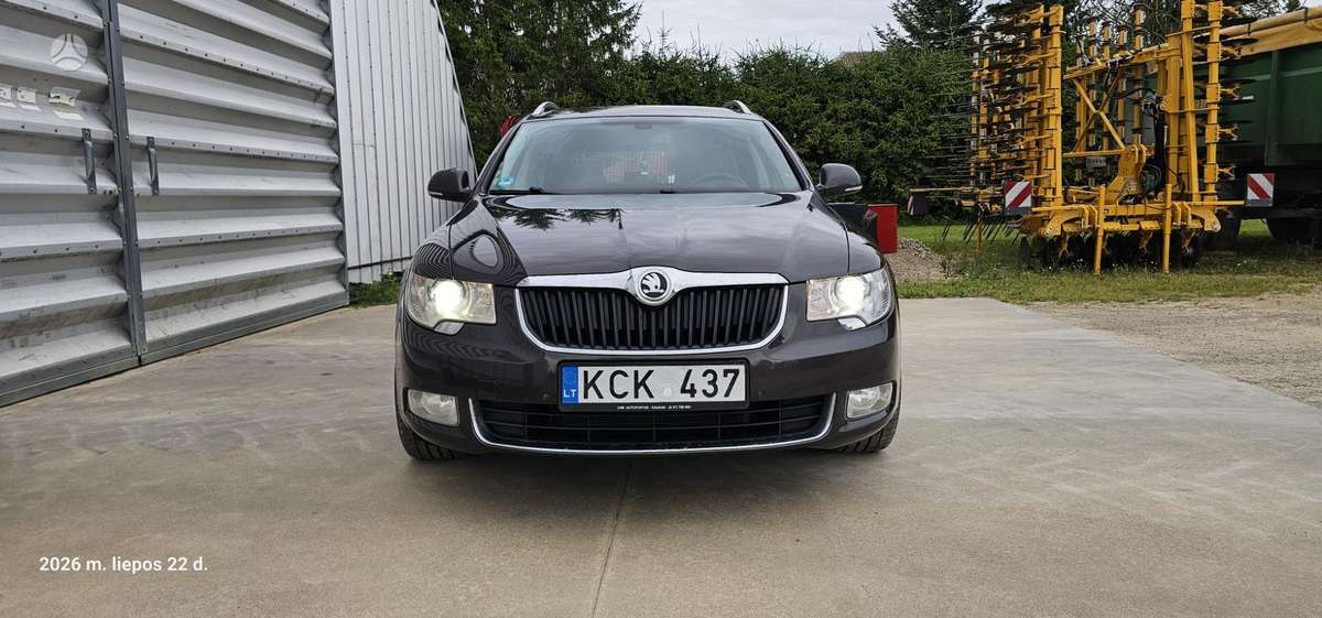 Skoda Superb 2011 — photo 24