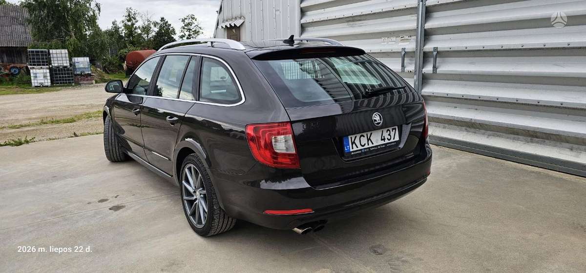 Skoda Superb 2011 — photo 5