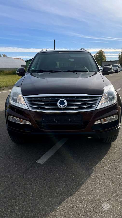 SsangYong Rexton 2014 — салон