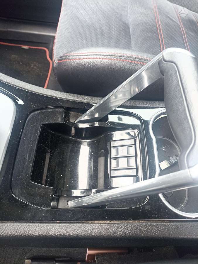 Ford S-MAX 2011 — photo 11