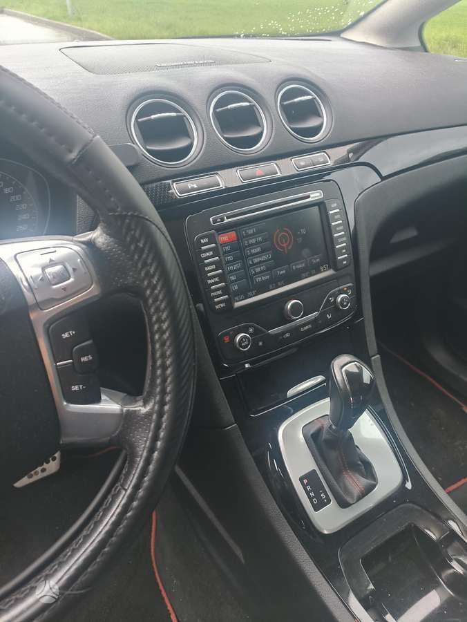 Ford S-MAX 2011 — photo 12