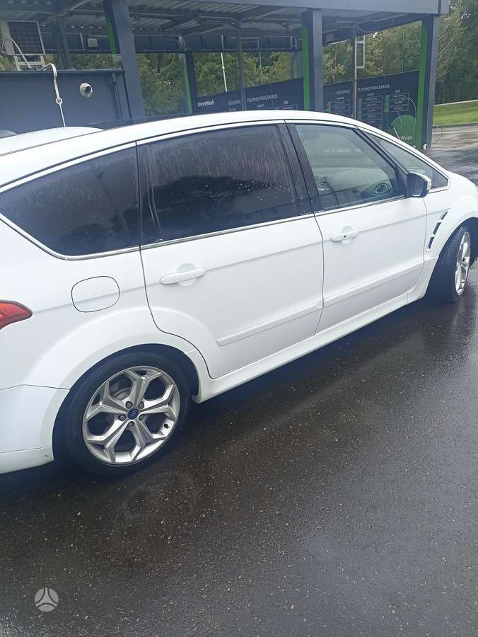 Ford S-MAX 2011 — photo 14